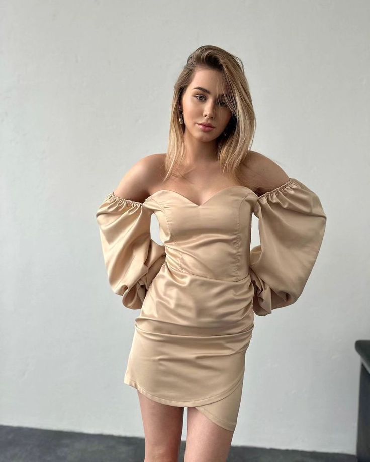 Nude korsetes tipa mini kleita